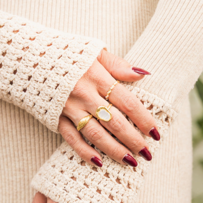 Oui, Amour Ring